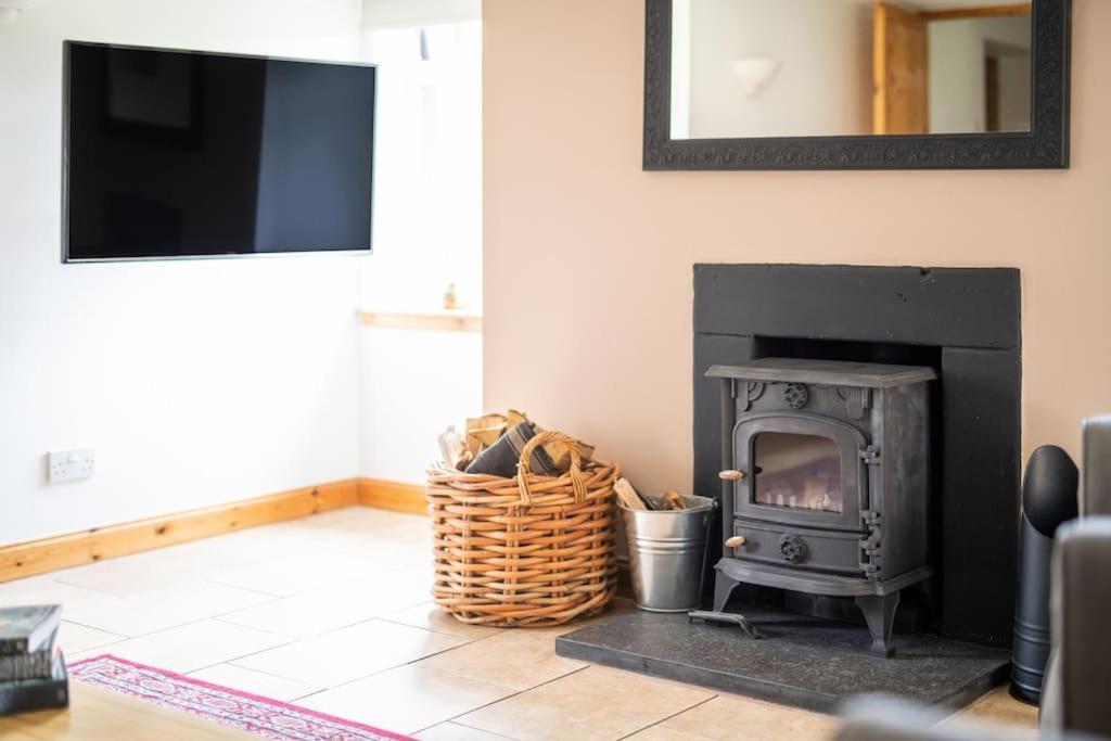 Cosy & Rustic Retreat - Woodland Cottage. Nairn Zewnętrze zdjęcie