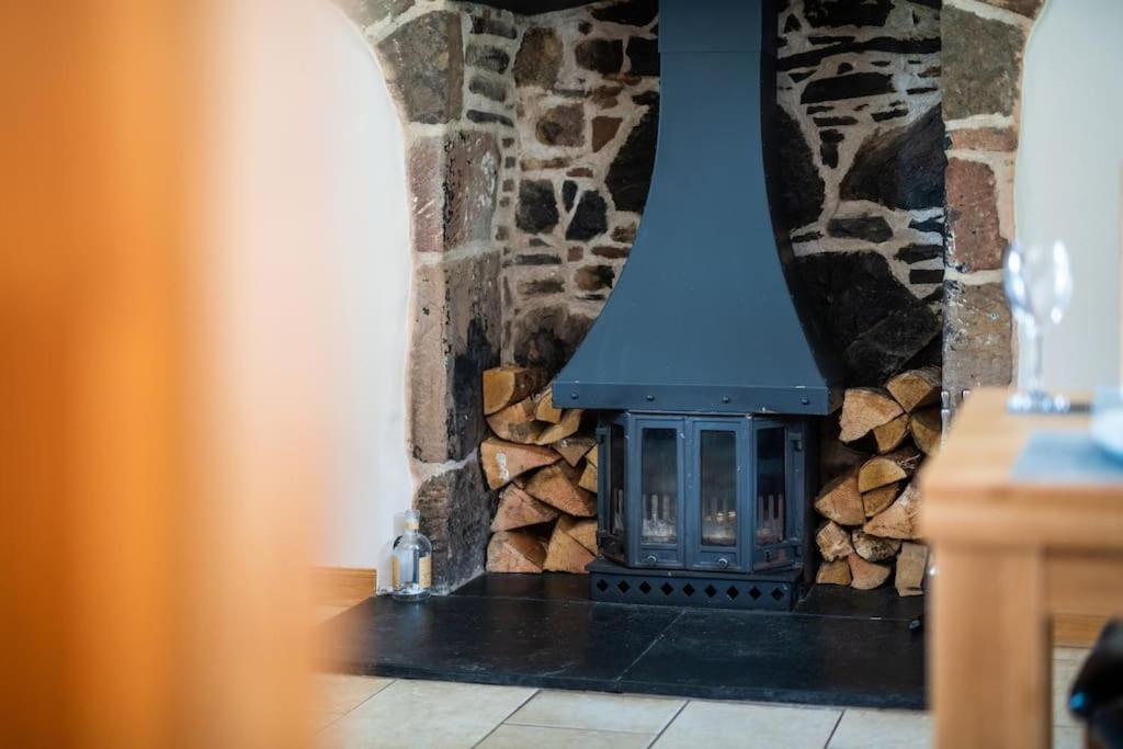 Cosy & Rustic Retreat - Woodland Cottage. Nairn Zewnętrze zdjęcie