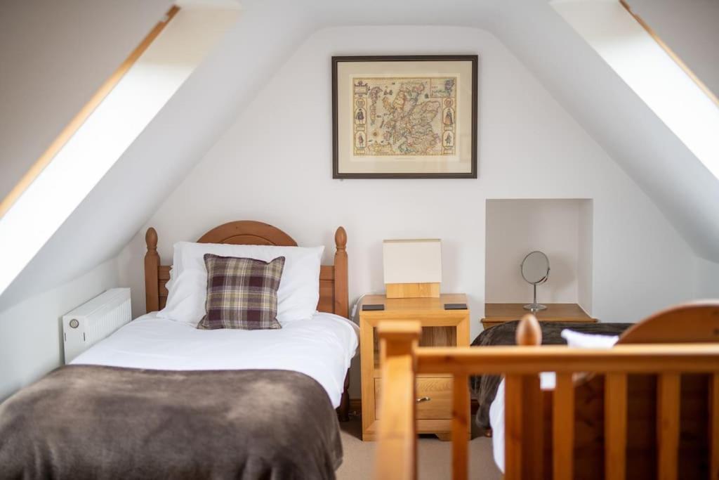 Cosy & Rustic Retreat - Woodland Cottage. Nairn Zewnętrze zdjęcie